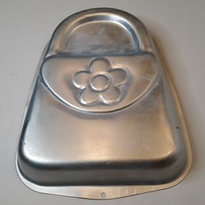 2007 Pocket Book Wilton Cake pan